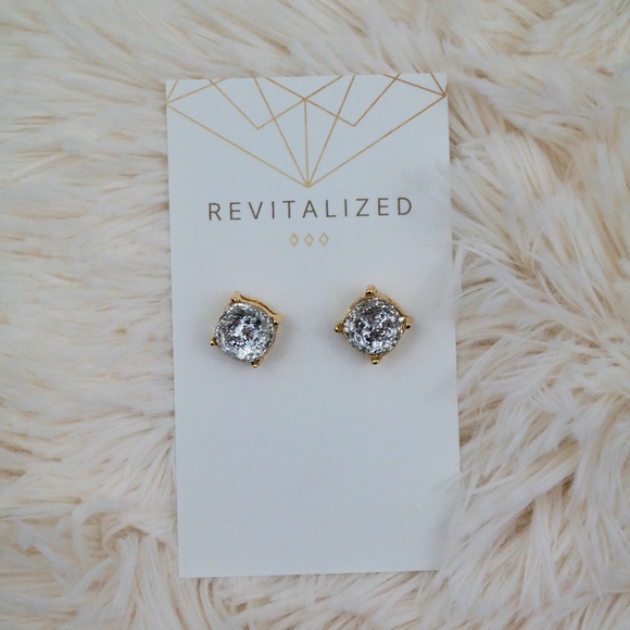 🖤 Glitter Stud Earrings - Picture 3 of 3
